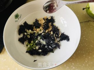 虾皮紫菜蛋花汤的做法步骤：2