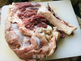 卤味肘子的做法步骤：2