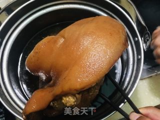 卤味肘子的做法步骤：15