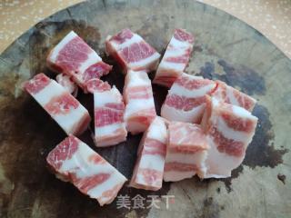 土豆芥菜干炖红烧肉的做法步骤：2