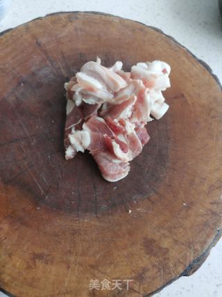 辣椒玉木耳炒肉的做法步骤：2