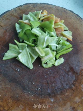 辣椒玉木耳炒肉的做法步骤：3