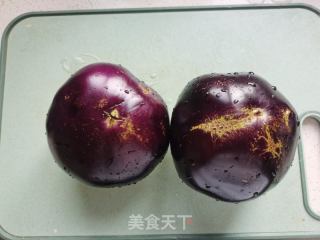 茄子馅饺子的做法步骤：2