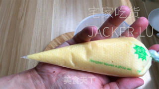 香浓椰挞，酥脆挞皮，浓郁椰香，简单又美味。的做法步骤：4