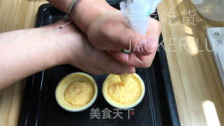 香浓椰挞，酥脆挞皮，浓郁椰香，简单又美味。的做法步骤：5