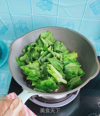 松花蛋炒油麦菜的做法步骤：4