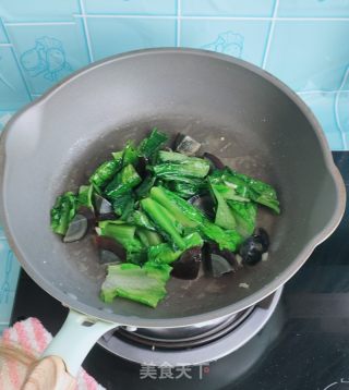 松花蛋炒油麦菜的做法步骤：6