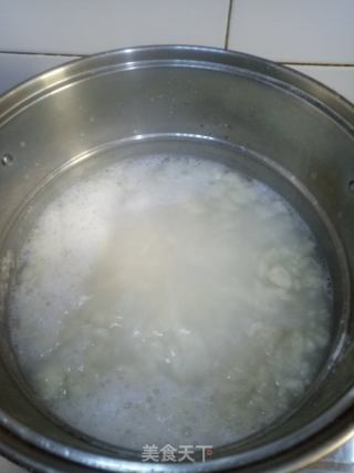 裙带菜疙瘩汤的做法步骤：3