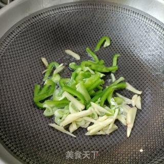 老干妈炒猪血的做法步骤：7