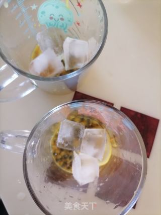 百香果柠檬水的做法步骤：3