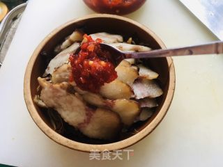 茶树菇蒸腊肉的做法步骤：3