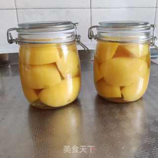 黄桃罐头的做法步骤：3