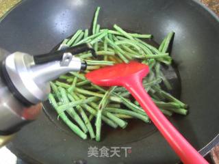 豇豆烧千张结的做法步骤：4