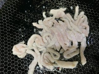 家常仿鱼香肉丝的做法步骤：4