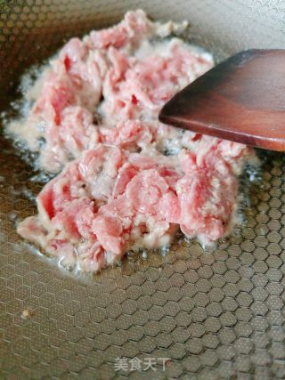 牛肉炒洋葱的做法步骤：5