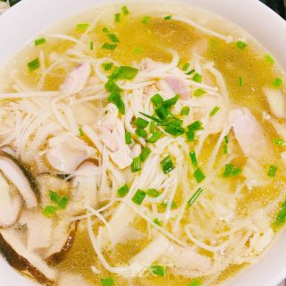 鸡腿蘑菇汤的做法步骤：6