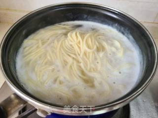花菇肉沫炸酱面的做法步骤：9