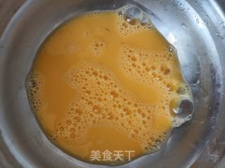 黄花菜蛋炒饭的做法步骤：1