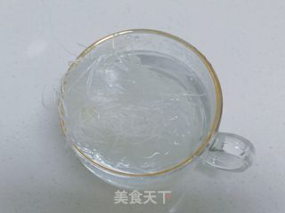 蒜蓉粉丝蒸丝瓜的做法步骤：2