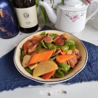 五花肉炒三色的做法步骤：12