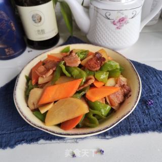 五花肉炒三色的做法步骤：13