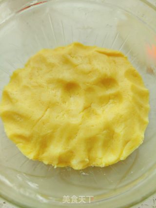 奶黄馅流心月饼的做法步骤：33