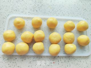 奶黄馅流心月饼的做法步骤：34