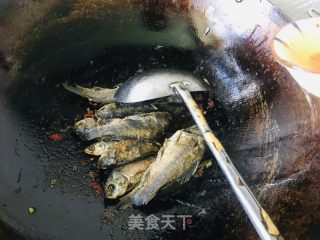 豆豉鲫鱼的做法步骤：4