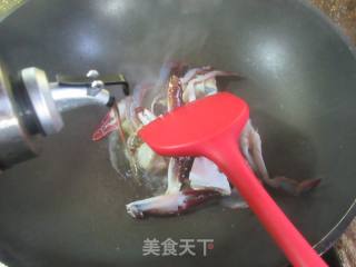 裙带菜煮梭子蟹的做法步骤：5