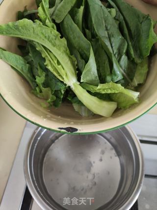 麻酱拌油麦菜的做法步骤：2