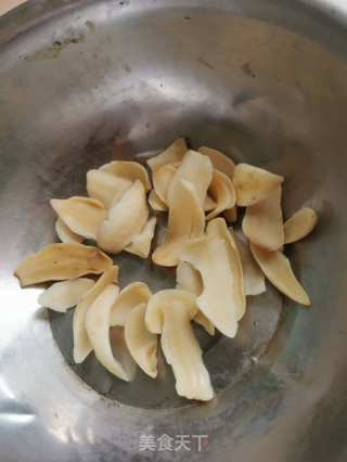 南瓜绿豆百合小米粥的做法步骤：3
