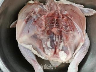 奥尔良烤鸡的做法步骤：2