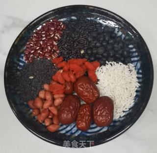 三黑四红粥的做法步骤：1