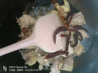 板栗烧鸡的做法步骤：5