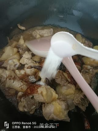 板栗烧鸡的做法步骤：7