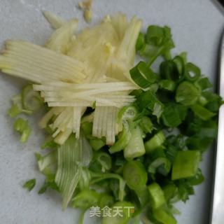 子姜大葱拌虾皮的做法步骤：3