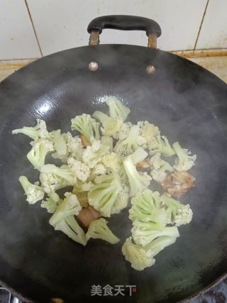五花肉炒花菜的做法步骤：7