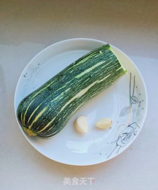 火腿炒南瓜丝的做法步骤：1