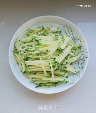 火腿炒南瓜丝的做法步骤：2