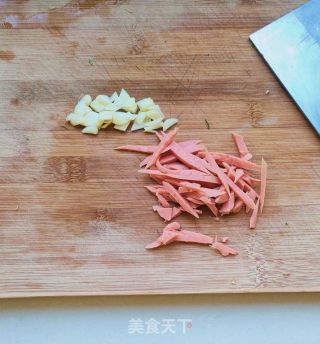 火腿炒南瓜丝的做法步骤：3