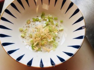 酸汤水饺的做法步骤：2