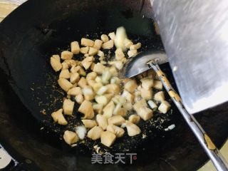 双椒鸡丁的做法步骤：7