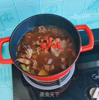 黄金菇排骨汤的做法步骤：6