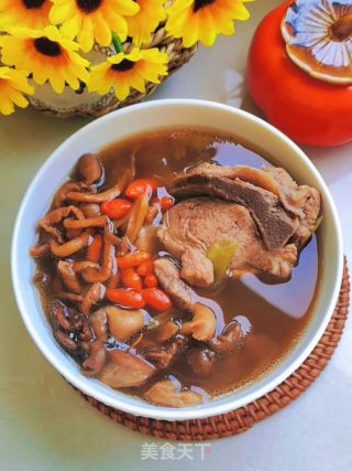 黄金菇排骨汤的做法步骤：8