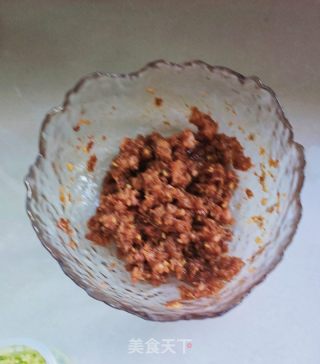 南瓜猪肉水饺的做法步骤：2