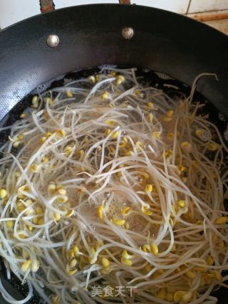 豆芽儿拌凉面的做法步骤：3