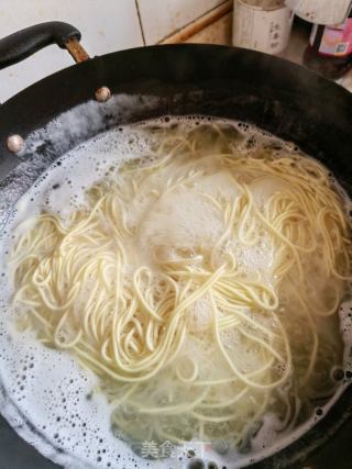 豆芽儿拌凉面的做法步骤：4