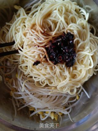 豆芽儿拌凉面的做法步骤：8