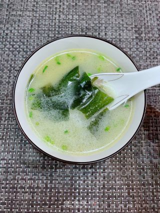 裙带菜鲫鱼汤的做法步骤：11
