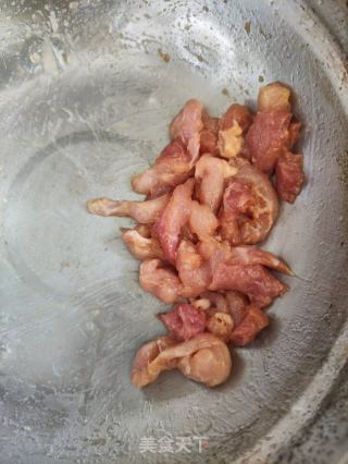 胡萝卜土豆芹菜炒肉丝的做法步骤：4
